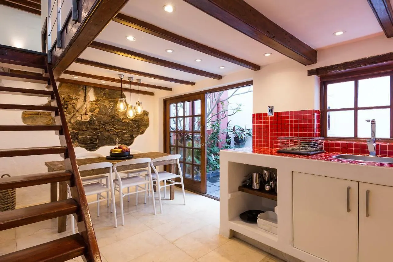 Holiday home Central Cape Town, Stylish Home, With Private Courtyard
