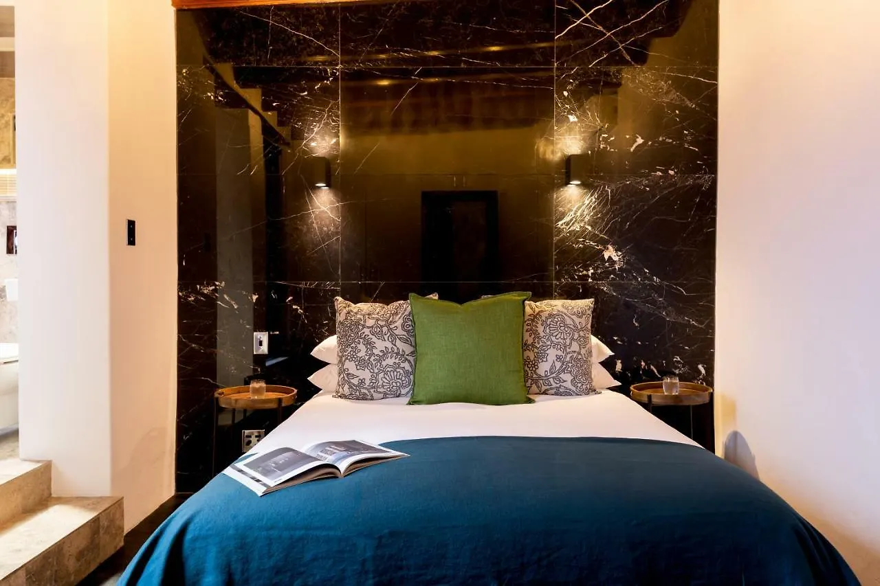 Central Cape Town, Stylish Home, With Private Courtyard