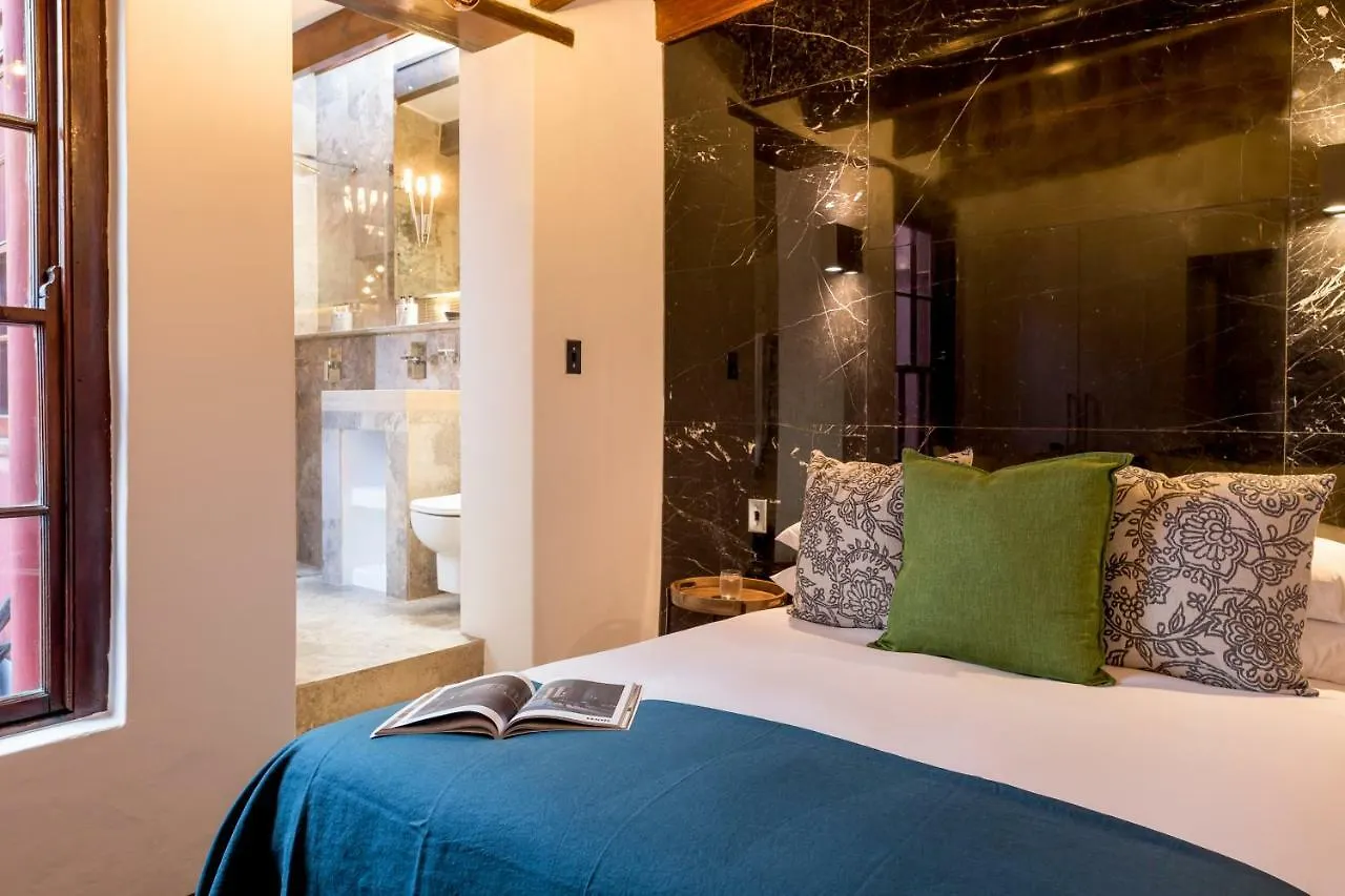 Central Cape Town, Stylish Home, With Private Courtyard 0*,