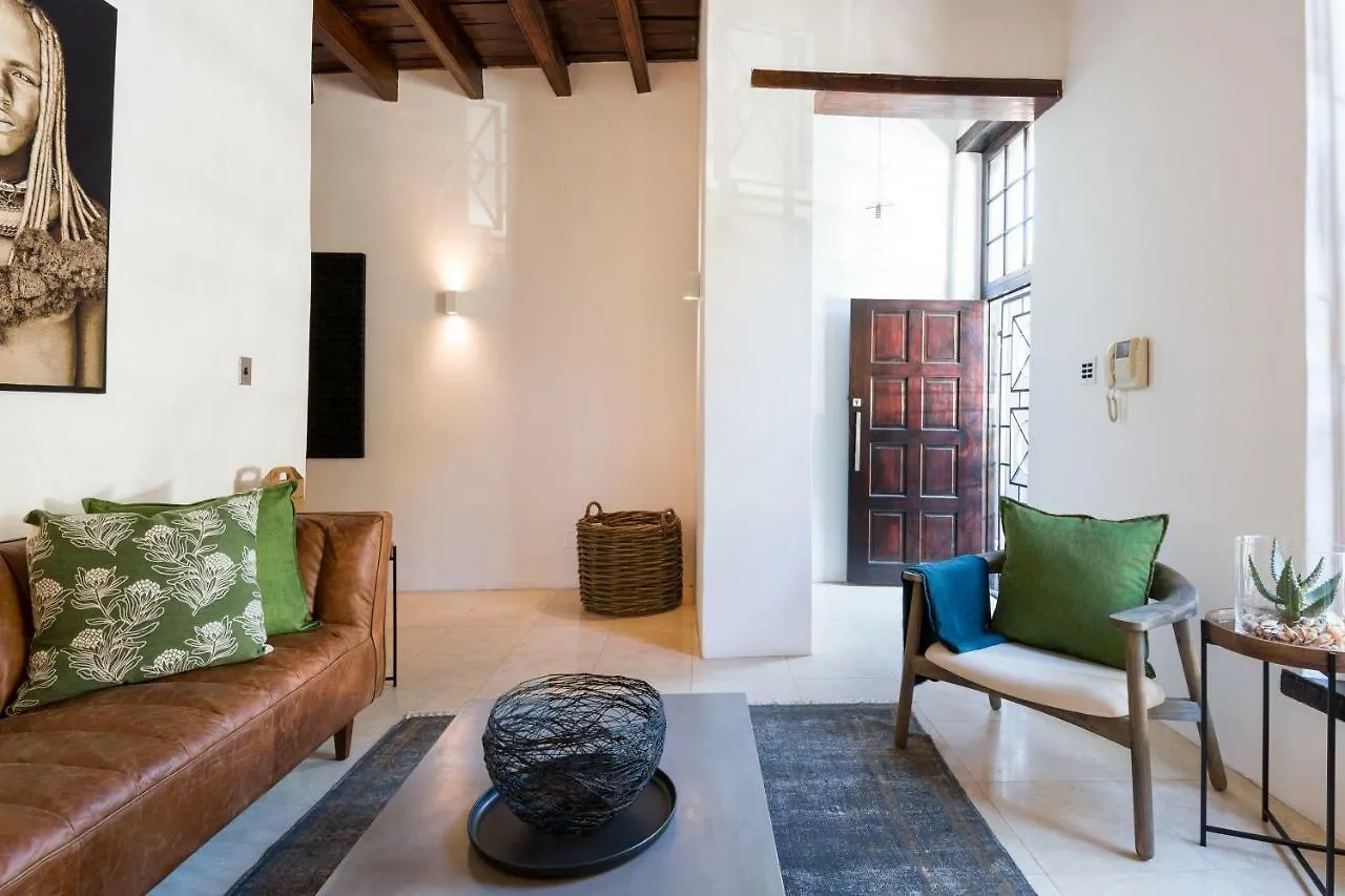 Holiday home Central Cape Town, Stylish Home, With Private Courtyard